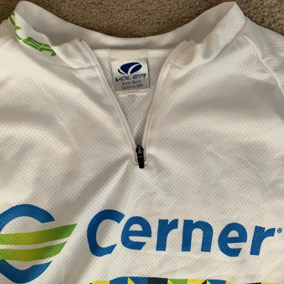 Gear up on your biking style - 2 cycling tops bundled at a steal! - Picture 4 of 5